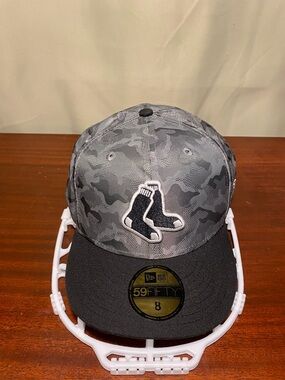 Boston Red Sox  New Era Ghost Camo 59Fifty Fitted Hat Grey Size 8